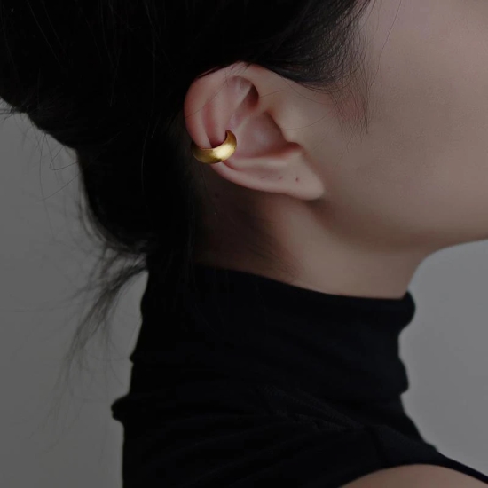 [ Serena ] Unisex Minimalist Earclip-Gold