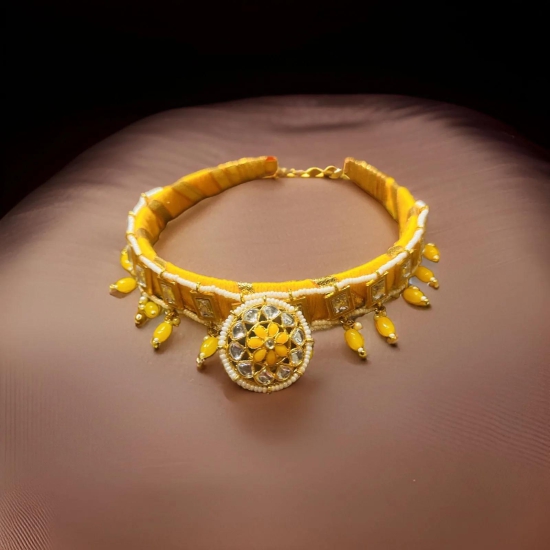 Aanandita Golden Designer Hair Band-yellow