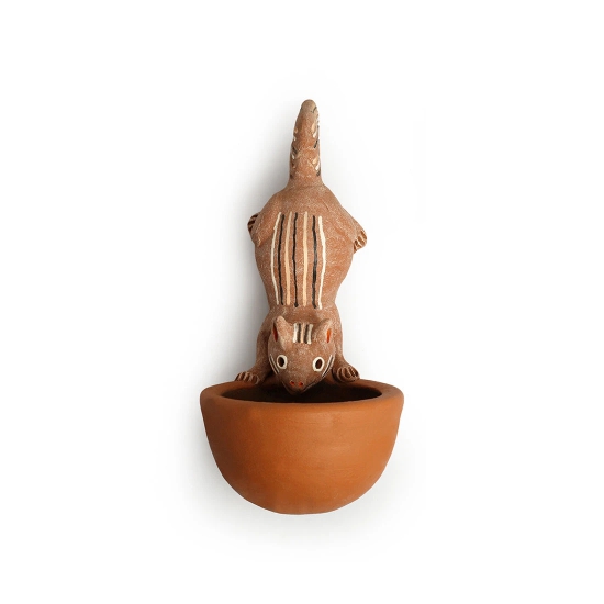 Squeaking Squirrel Wall Planter Pot In Terracotta (11.4 Inch, Hand-Painted)