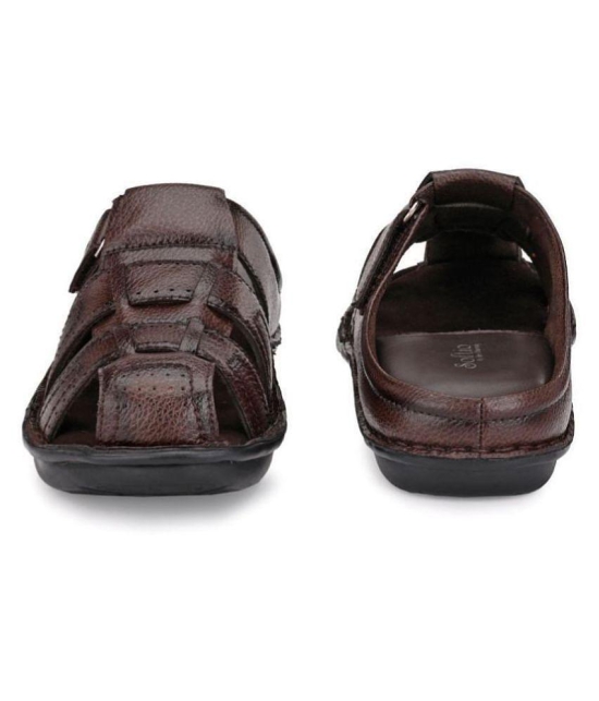 softio Brown Flip Flops - 8