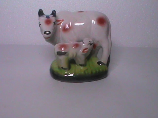 Peengan Home Decor* Cow and Calf Collectible Figurine