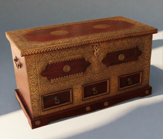 Vintage Wooden Trunk with Brass Fittings - A Sturdy and Stylish Storage Solution