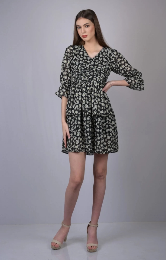 OWO THE LABEL Black star print fit & flare dress (OTL-DRS1003)-Black / M