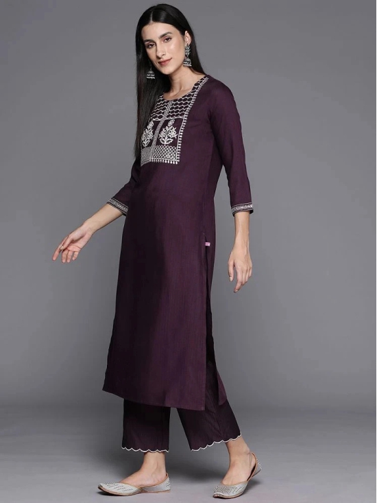 Varanga Viscose Embroidered Straight Womens Kurti - Burgundy ( Pack of 1 ) - None