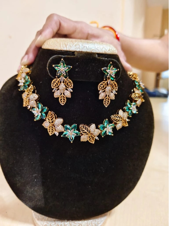  American Diamond And Emerald Necklace Set With Earrings