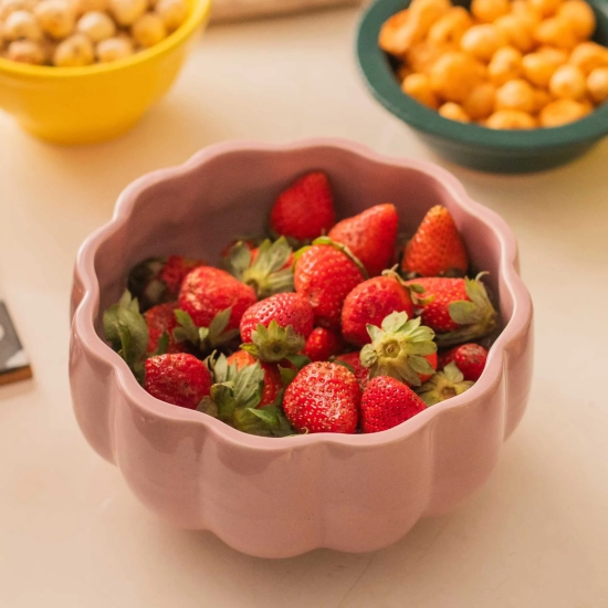 Scalloped Ceramic Serving Bowl | 900 ml Peach