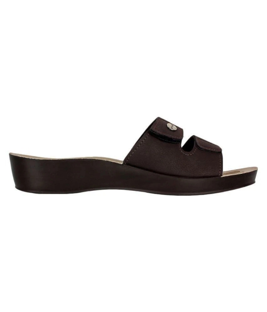 Aerowalk - Brown Womens Flats - None