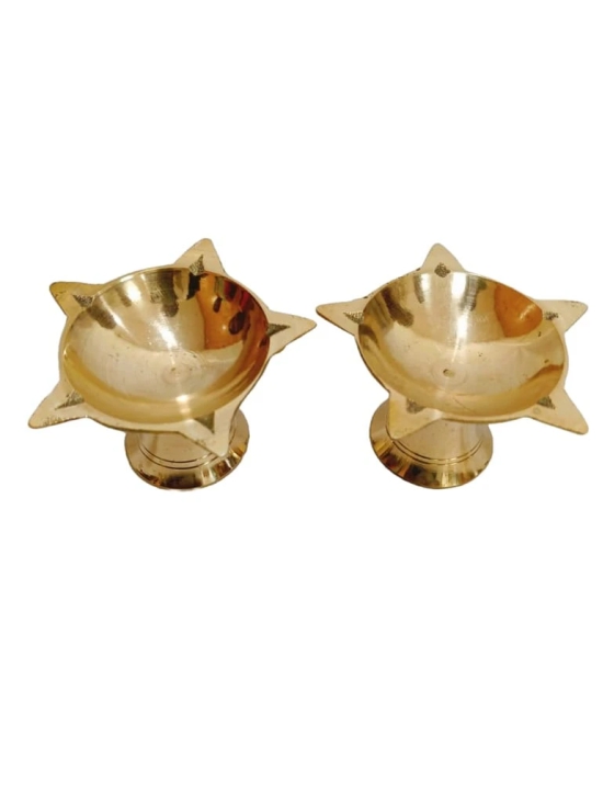 Elegant Brass Diya Oil Lamp for Home and Temple Decor