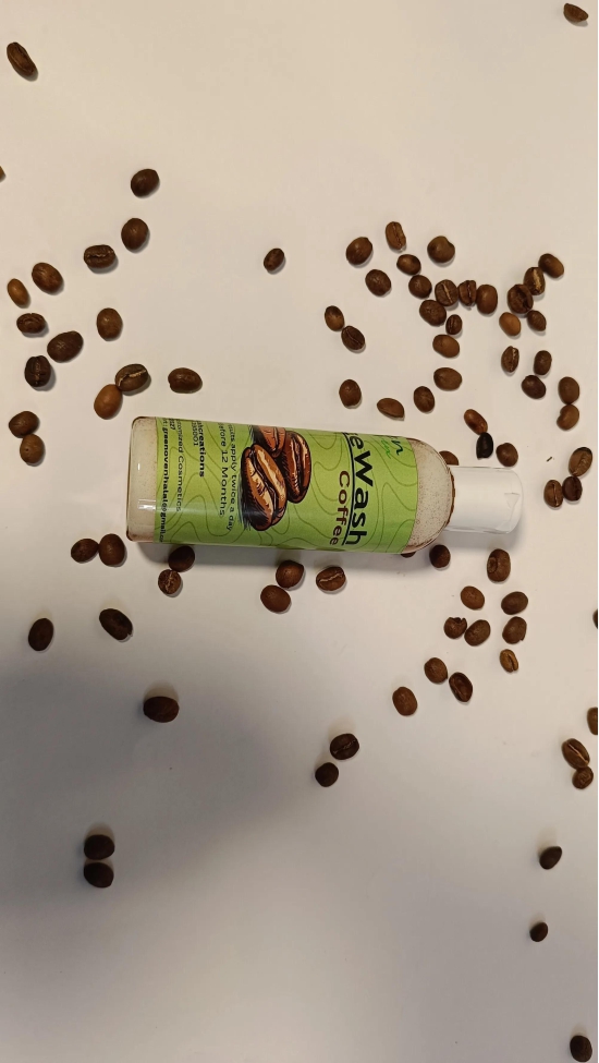 Hydrating and exfoliating coffee facewash