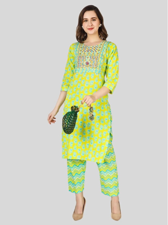 Light Green Rayon Floral Printed Kurti and Pant Set For Women-SMALL