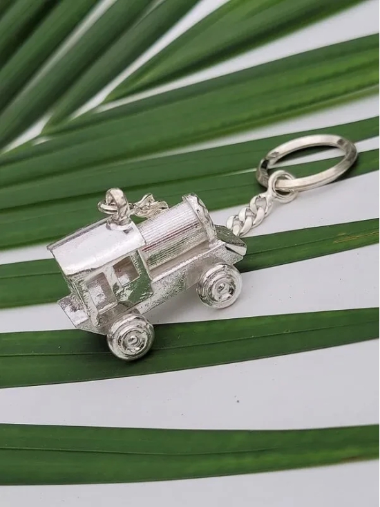 Silver Keyring Engine