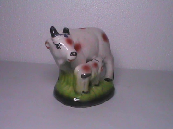 Peengan Home Decor* Cow and Calf Collectible Figurine