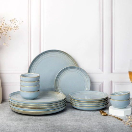 Handcrafted Chip Resistance Porcelain Dinner Set, 18 Pieces Dish Set Serving for 6, Microwave and Dishwasher Safe, Bone-ash Free, Crockery Set for Dining and Gifting, Arctic Blue