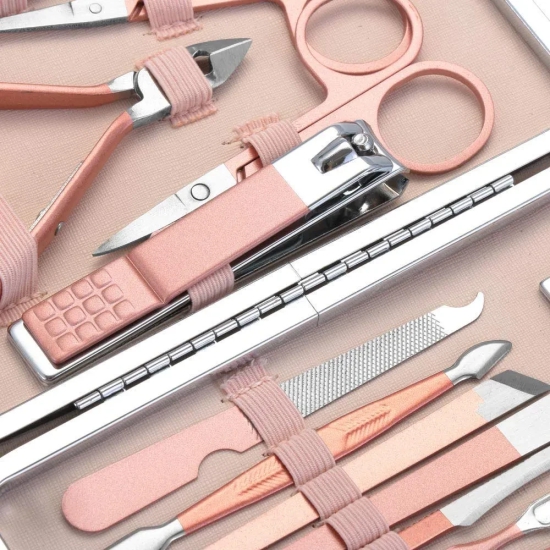 18 IN 1 MANICURE KIT