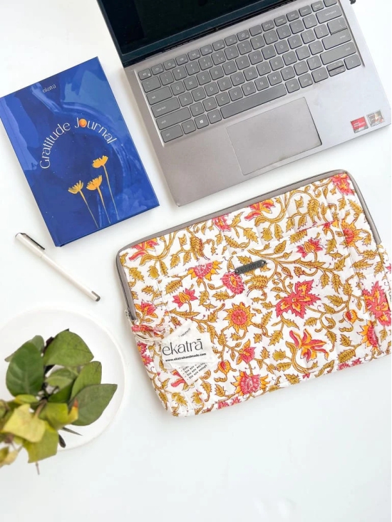 Sustainable Handmade Cotton Laptop Sleeve/Laptop Cover by Ekatra - Pink floral