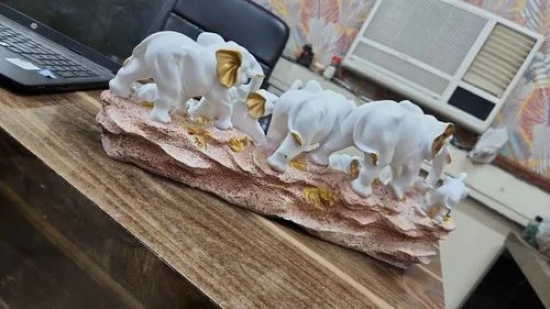 Unique International Resin Elephant Statue with Baby Elephant Showpiece Animal Figurine Idol white