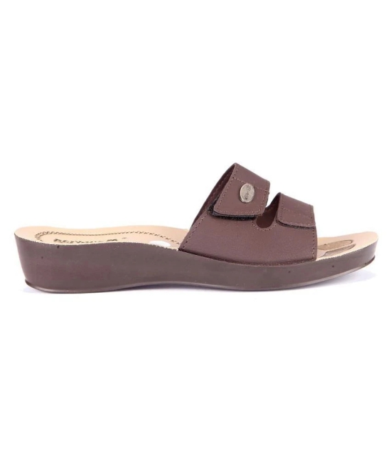 Aerowalk - Brown Womens Flats - None