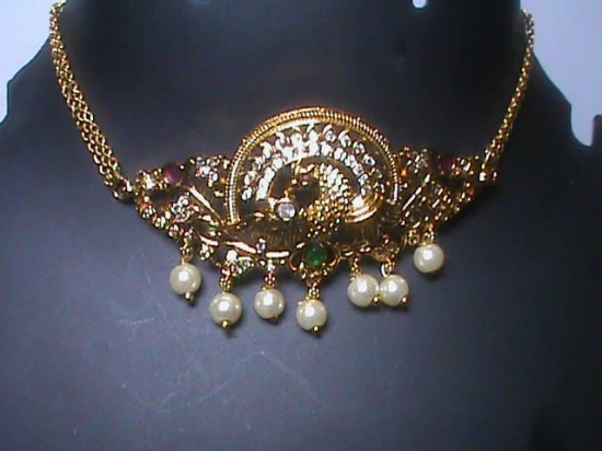 Traditional Indian Gold Plated Kundan Meenakari Peacock Choker Necklace Set with Pearls