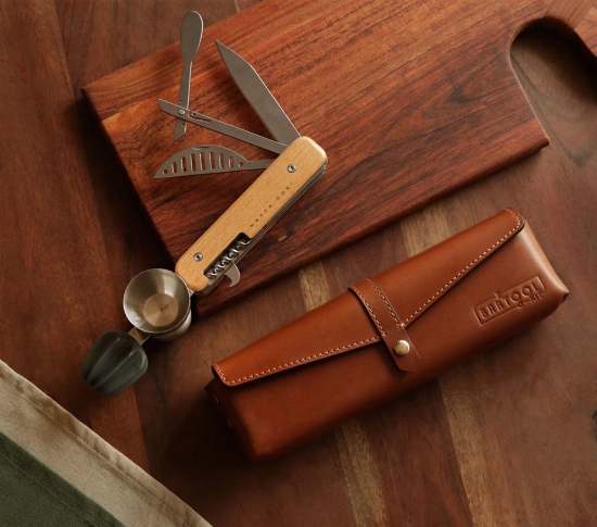 GENTLEMANS BAR TOOL KIT-TAN