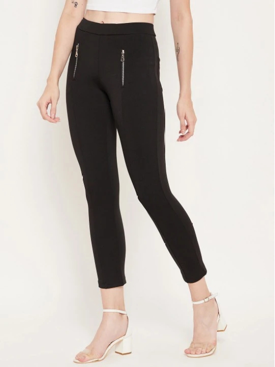 Women Black Solid Skinny-Fit Jeggings