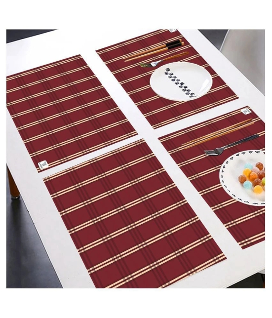 E-Retailer Set of 6 PVC Table Mats - Red