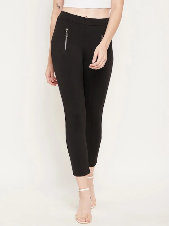 Women Black Solid Skinny-Fit Jeggings