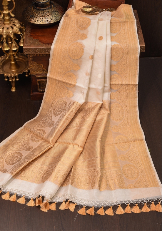 Off White Exquisite Banarasi Kora Silk Saree with Zari Motifs with kadhuwa weave | SILK MARK CERTIFIED