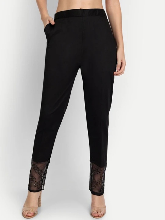 Women Black Solid Regular Fit Trouser