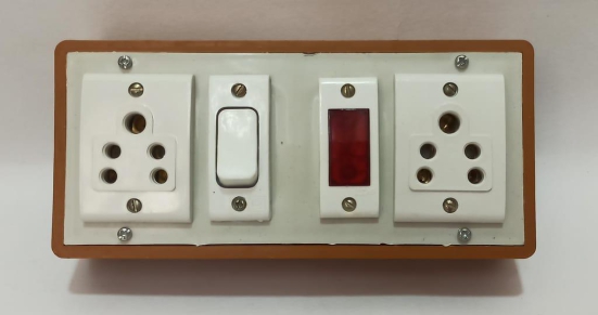 6A 2 Sockets (5 Pin Socket) & 1 Switch Extension Box with Indicator, 6A Plug & 40m Wire