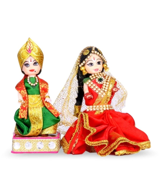 Traditional Indian Wedding Couple Dolls.