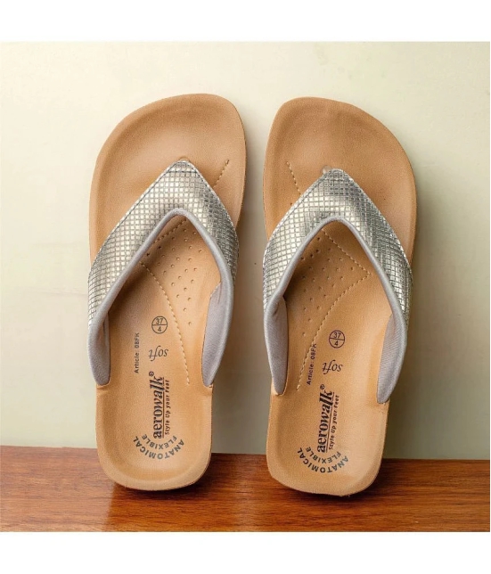 Aerowalk Light Grey Womens Slipper - None