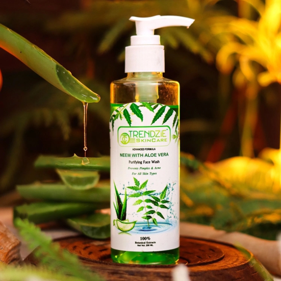 Neem With Aloe Vera Purifying Face Wash (200-ML)