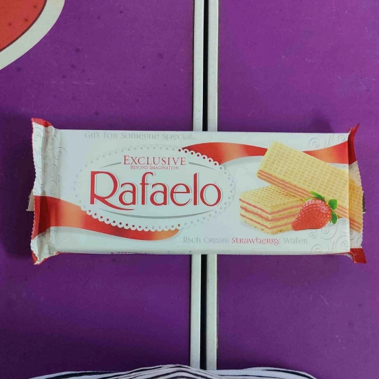 Rafaelo Wafers - Rich Cream Strawberry - 150 Grams