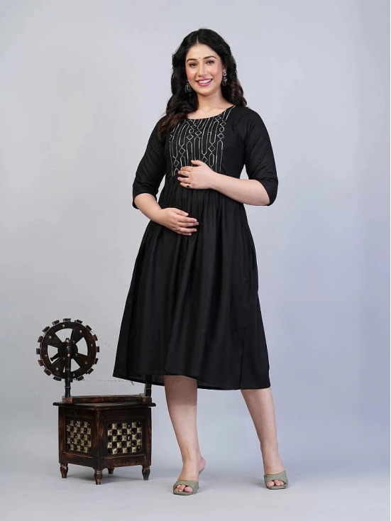 RIAANA Rayon Embroidered Anarkali Womens Kurti - Black ( Pack of 1 ) - None