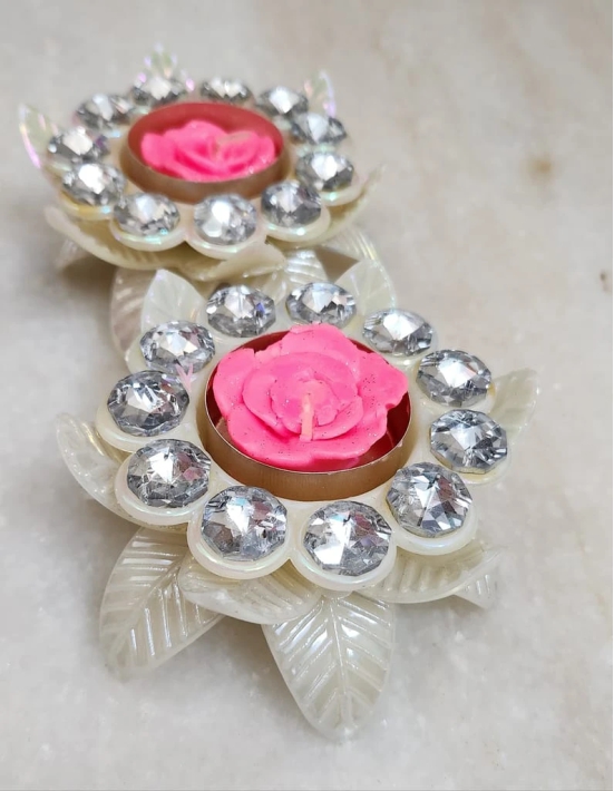 Crystal Diyas