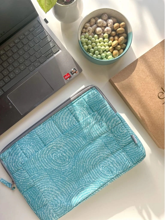 Sustainable Handmade Cotton Laptop Sleeve/Laptop Cover by Ekatra - Blue spiral