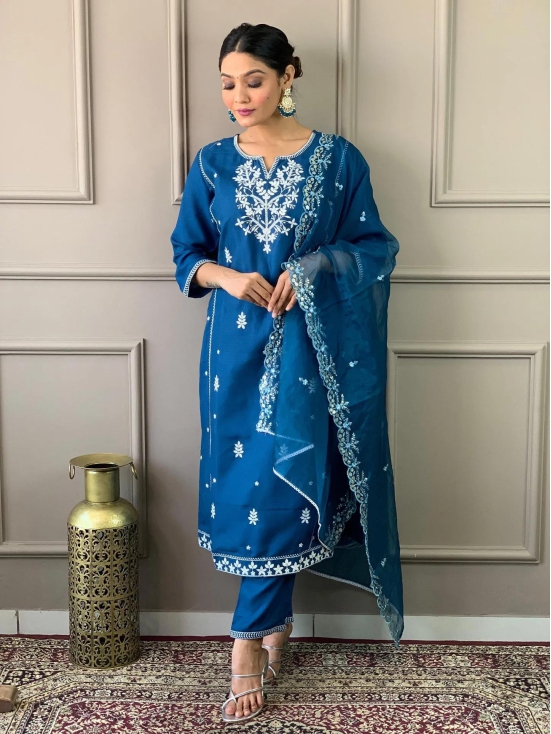 Premium Heavy rayon fabric Embroidery work kurta pent set-BLUE / L-40