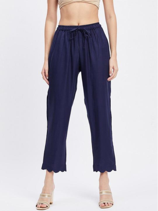 Women Straight Fit Mid-Rise Casual Flat-Front Trousers