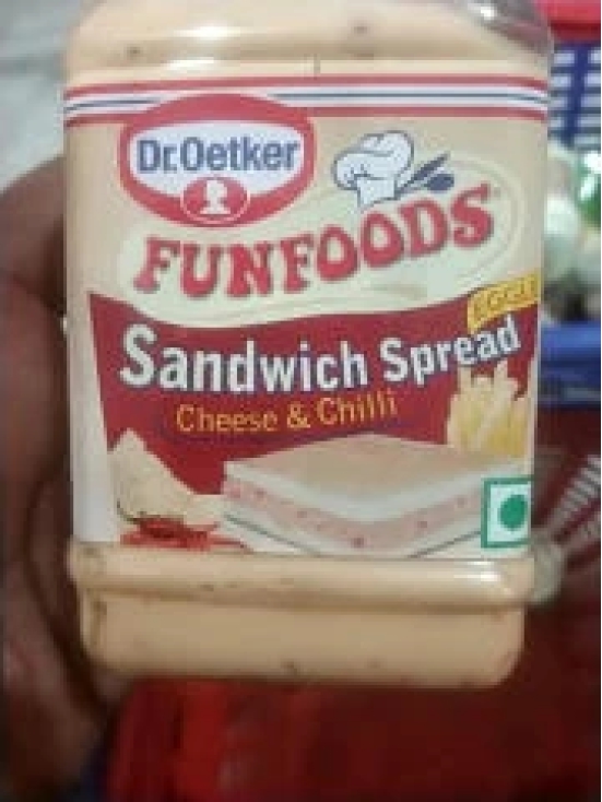 FUNFOODS Sandwich Spread EGGLESS Cheese & Chilli