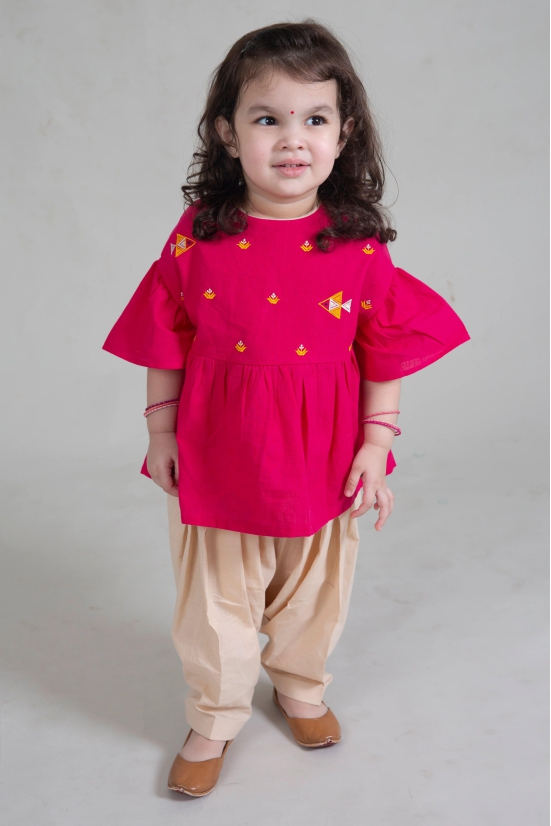 Girls Pink Phulkari Fish Top Set 1Y