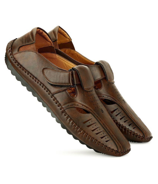 Buxton Brown Synthetic Leather Sandals - 8