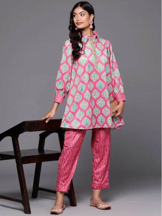 Women Printed Tunic & Trousers