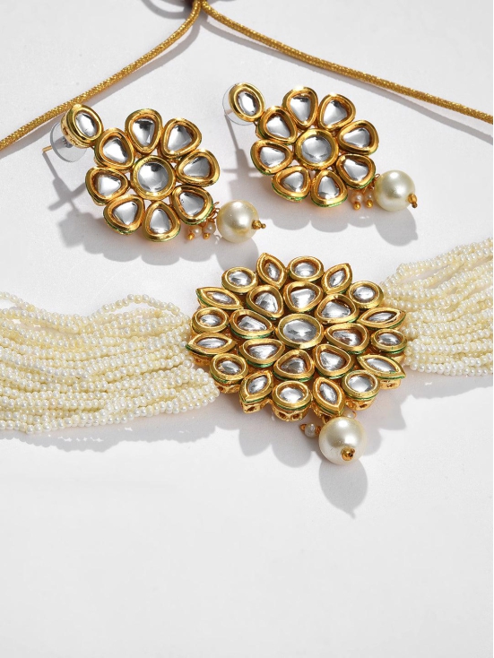 WHITE KUNDAN CHOKER WITH EARRINGS SET