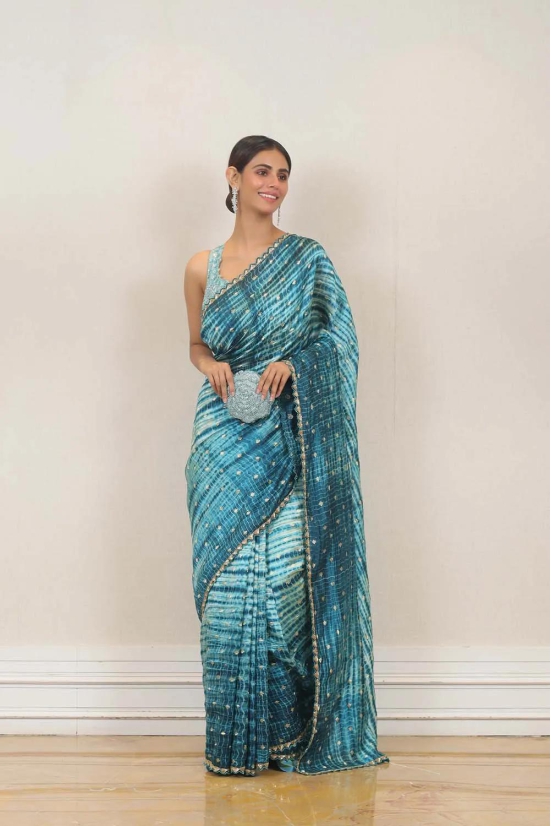 Saree in Blue color at online Simaaya