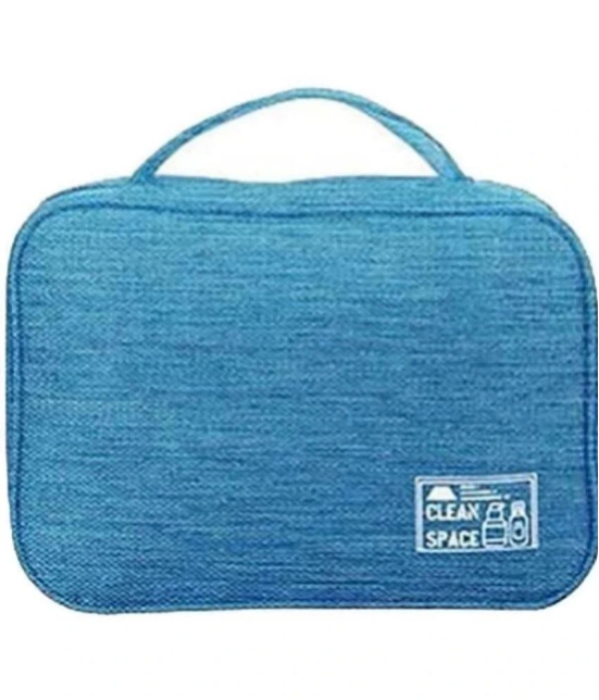 House Of Quirk Blue Travel Kit Bag ( 1 Pc ) - Blue