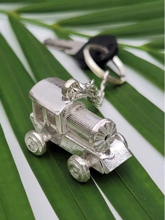 Silver Keyring Engine