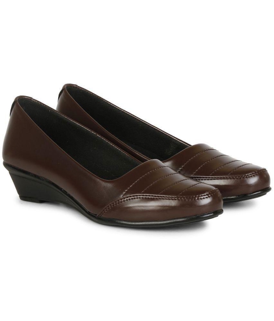 Commander - Brown Women's Pumps Heels - None