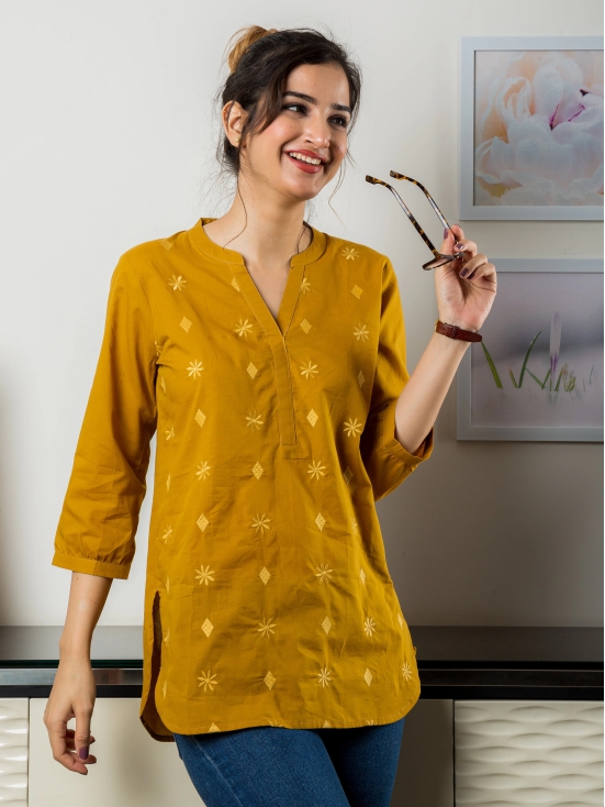 Oorja Embroidered Tunic-M