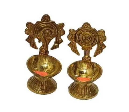 Well Desinged Sangu Chakara Brass Oil Lamp For Pooja Room (pack of 2)